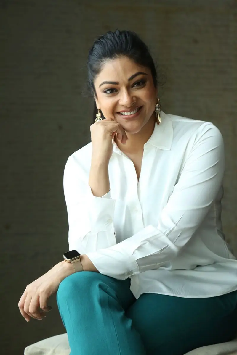 Abhirami at Maharaja in White Shirt Blue Jeans